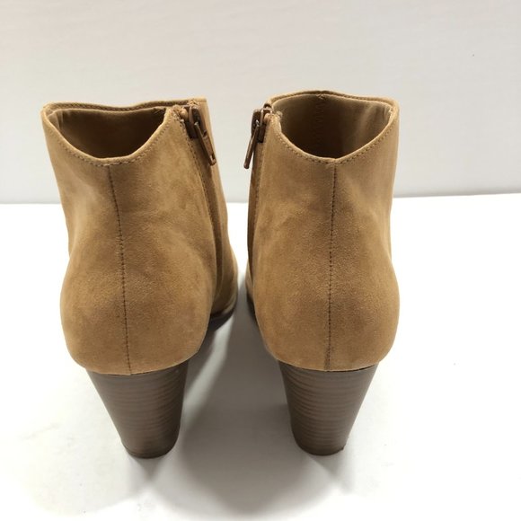 Old Navy tan suede ankle high bootie block heel Side zip Woman's size 9 - Picture 6 of 11